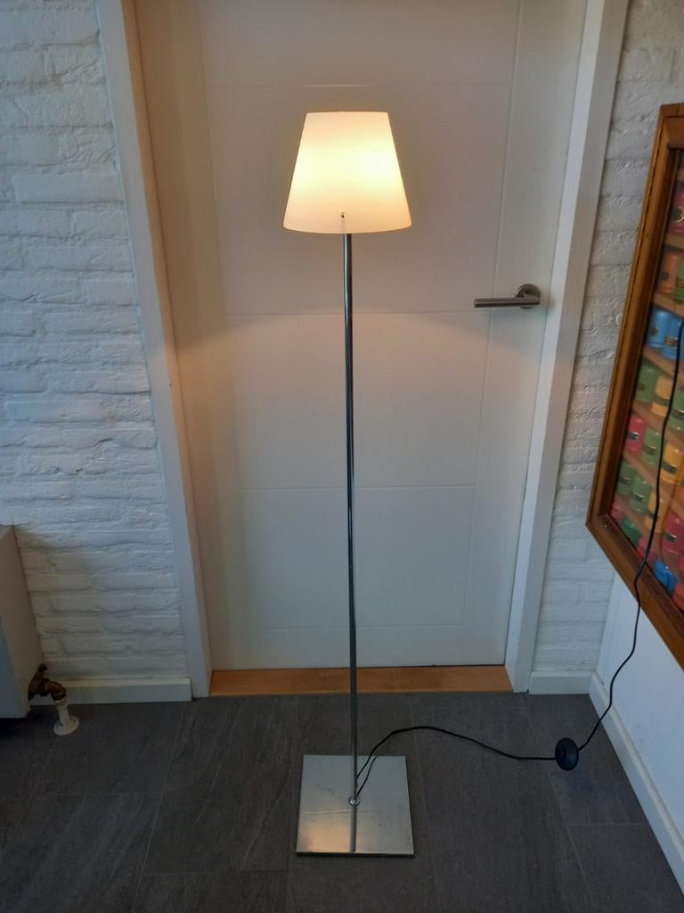 Staande lamp met matglazen kapje, Ophalen, 150 tot 200 cm