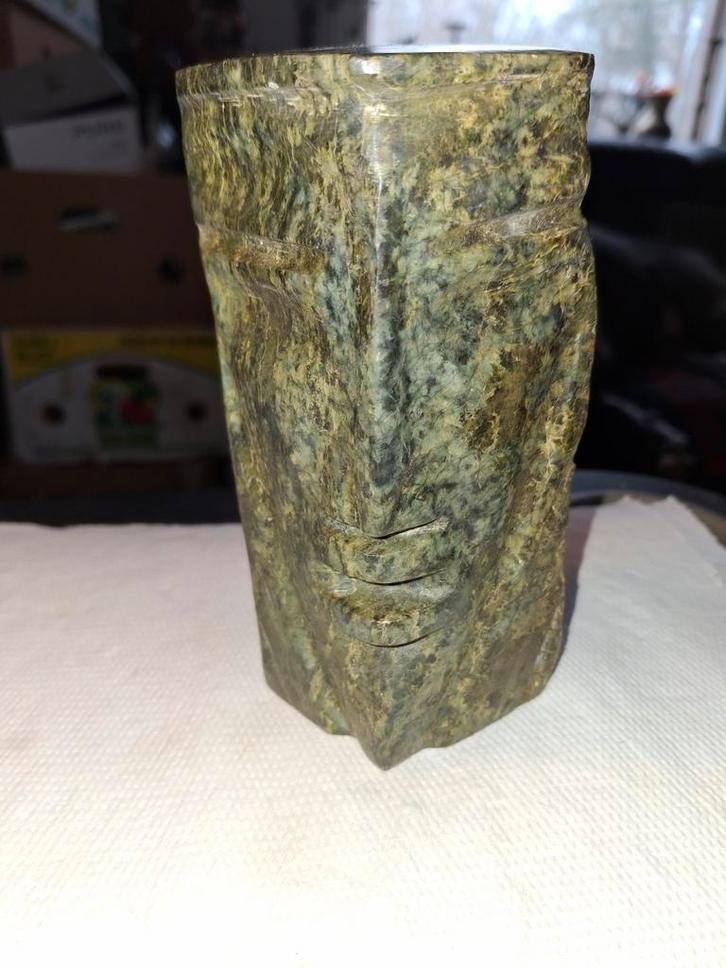 Groene Stenen Sculptuur, Antiek en Kunst, Kunst | Beelden en Houtsnijwerken, Ophalen of Verzenden