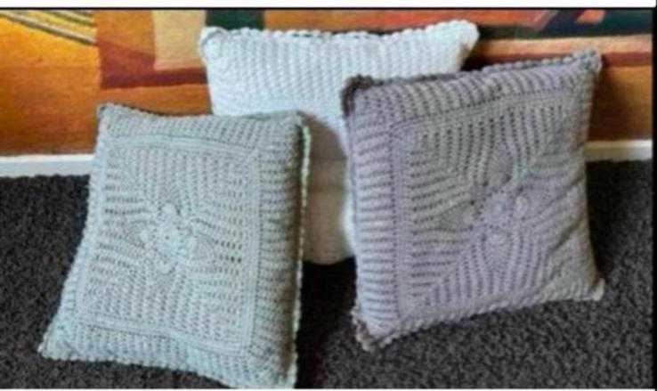 3 gehaakte kussens HEMA, Huis en Inrichting, Woonaccessoires | Kussens, Ophalen of Verzenden, Gebruikt, Grijs, Vierkant