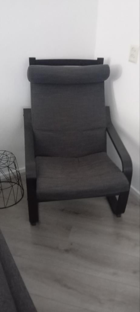 Zwarte stoel met grijze kussen, Ophalen, Zo goed als nieuw, Eenpersoons, 90 cm