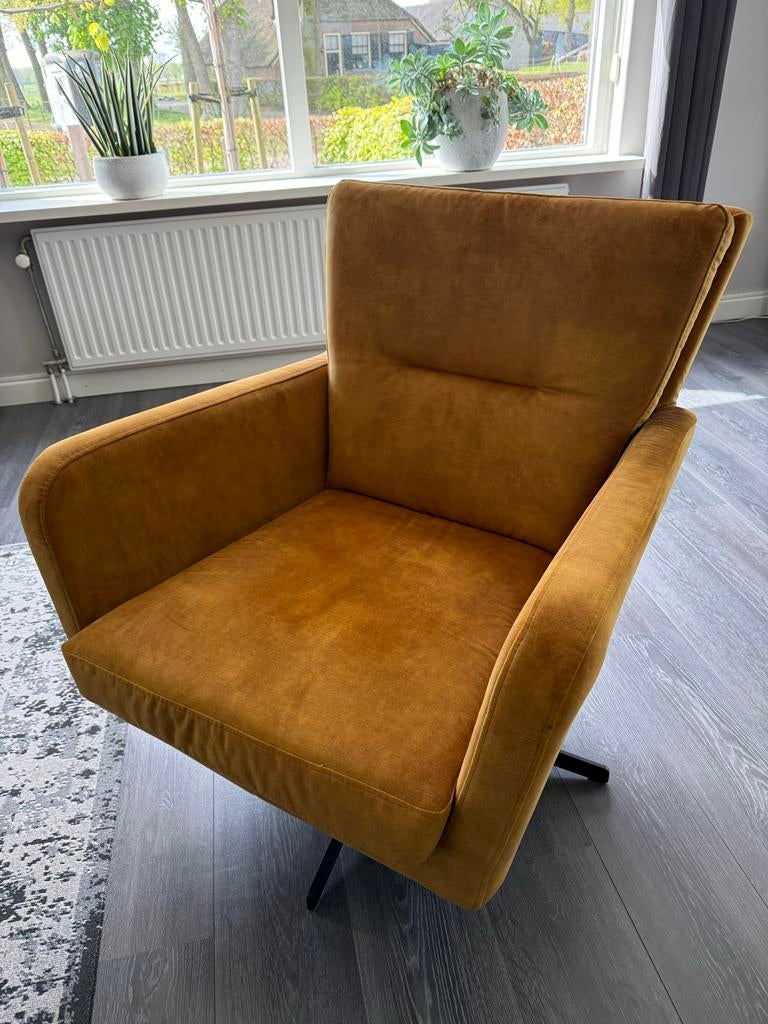Louise fauteuil stof adore gold (Pronto Wonen) draaibaar, Huis en Inrichting, Ophalen, Zo goed als nieuw, Stof