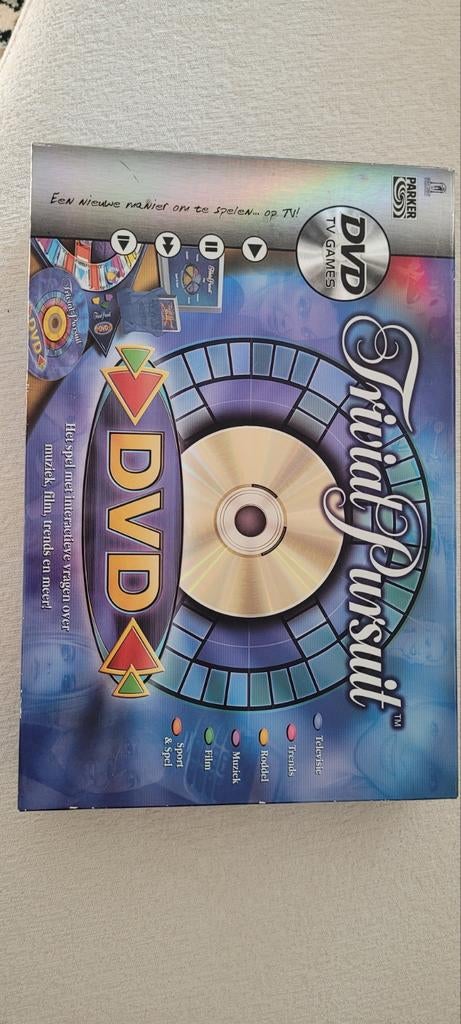 Trivial Pursuit DVD Editie  ALLEEN OPHALEN als nieuw, Hobby en Vrije tijd, Gezelschapsspellen | Bordspellen, Vijf spelers of meer
