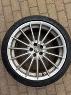 Alfa Romeo toraa jetfin velgen 18 inch met goede banden, Ophalen, 18 inch, Banden en Velgen, Zomerbanden
