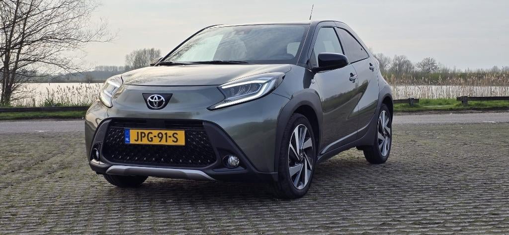 Toyota Aygo X 1.0 Vvt-i Bi-Tone|Automaat|Keyless|Carplay|Vol, Leder en Stof, Aygo X, Particulier, 3 cilinders