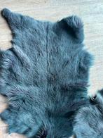 2x Schapenvacht Grijs (oogt blauw) - Echt!, Minder dan 50 cm, Ophalen of Verzenden, Zo goed als nieuw, Grijs