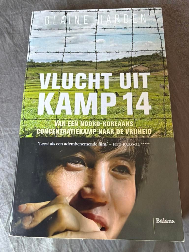 S5.  Vlucht uit Kamp 14 - Blaine Harden (Noord-Korea), Boeken, Oorlog en Militair, Ophalen of Verzenden, Zo goed als nieuw