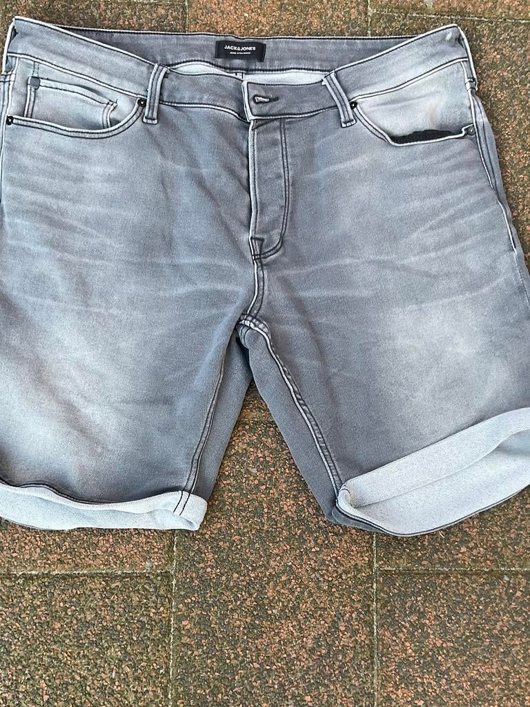 Korte spijkerbroek mt XXL van Jack&Jones €15,00, Kleding | Heren, Grote Maten, Ophalen of Verzenden, Zo goed als nieuw, Grijs
