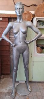 Etalagepop, Mannequin, Ophalen