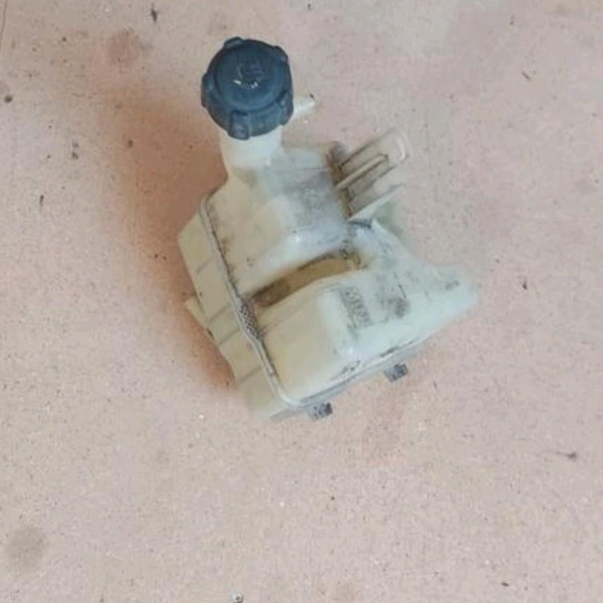 Renault Laguna Koelvloeistoftank 2001-2007, Ophalen of Verzenden