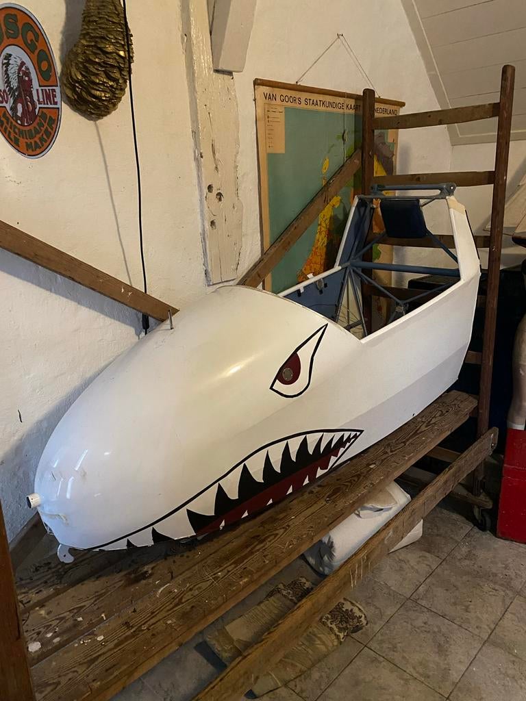 Unieke Cockpit Zweefvliegtuig - Haaientanden Decoratie, Verzamelen, Ophalen, Overige typen