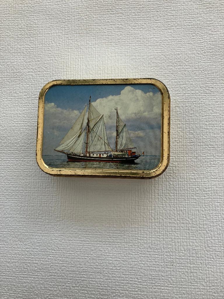 blik Rizla sigarettenpapier met zeilschip, Verzamelen, Ophalen of Verzenden, Zo goed als nieuw, Overige