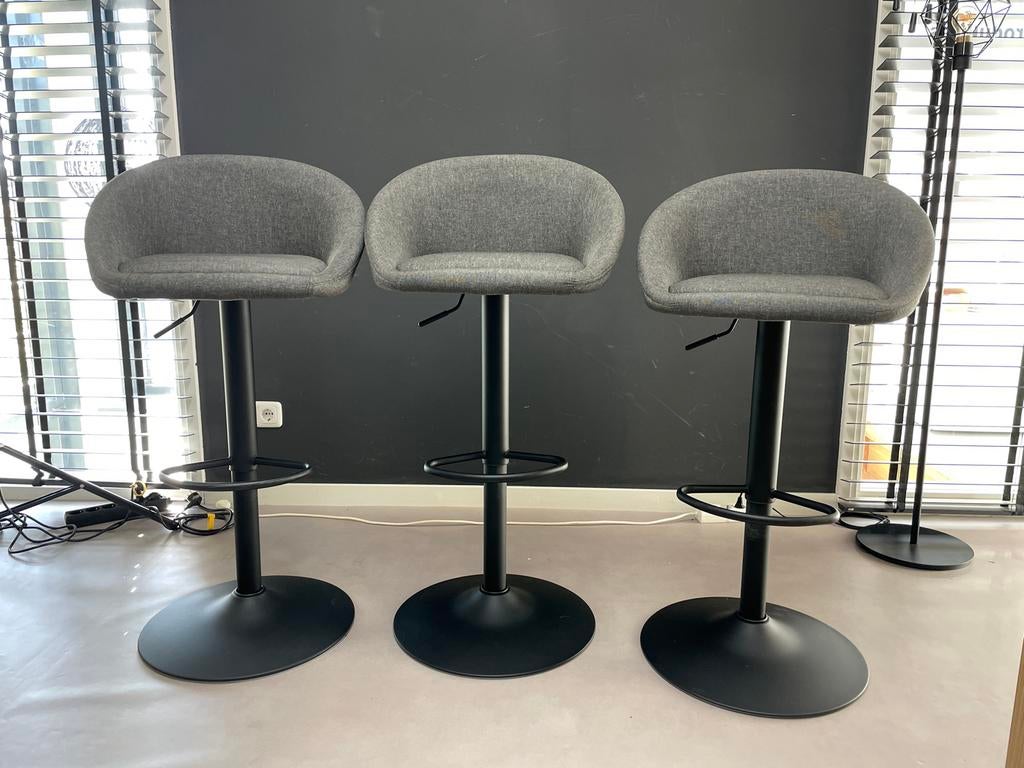 3x JYSK Barkruk Grijs (Verstelbaar) - NIEUW !, Huis en Inrichting, Barkrukken, Nieuw, 60 tot 90 cm, Metaal, 3 krukken, In hoogte verstelbaar