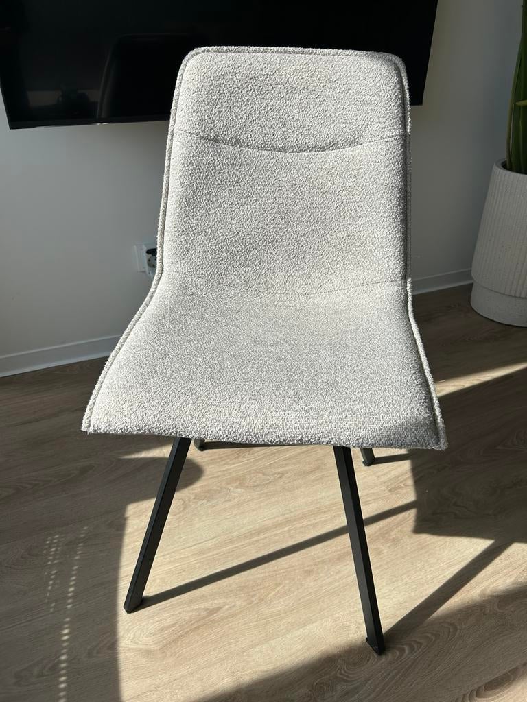 3 beige eettafelstoelen met zwarte poot, Huis en Inrichting, Stoelen, Ophalen, Overige kleuren, Drie, Zo goed als nieuw