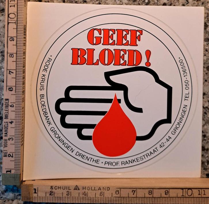 Vintage sticker geef bloed strip rode kruis Groningen, Verzamelen, Stickers, Zo goed als nieuw, Ophalen of Verzenden