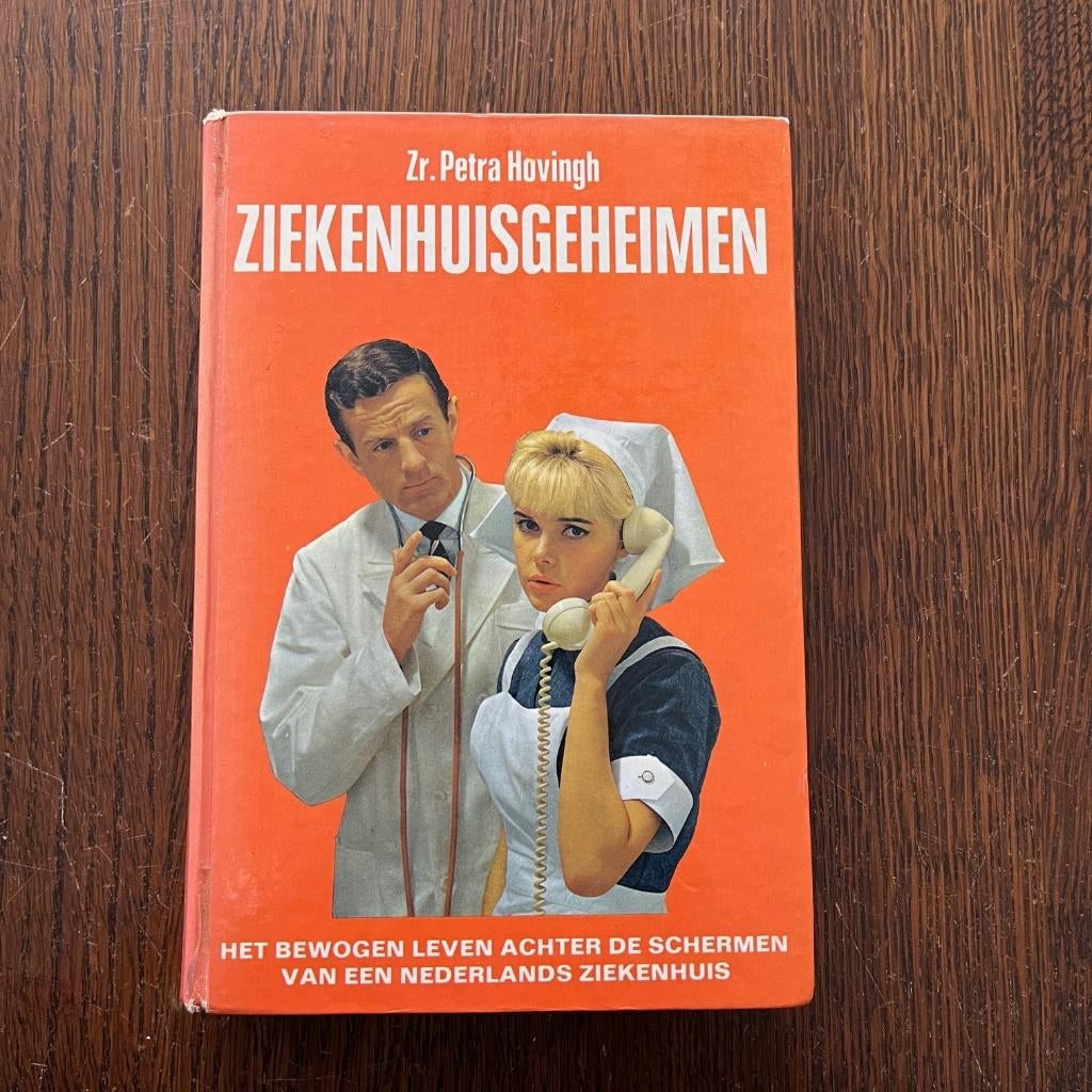 Ziekenhuisgeheimen Ca. 1963, Ophalen of Verzenden, Gelezen, Zr Petra Hovingh