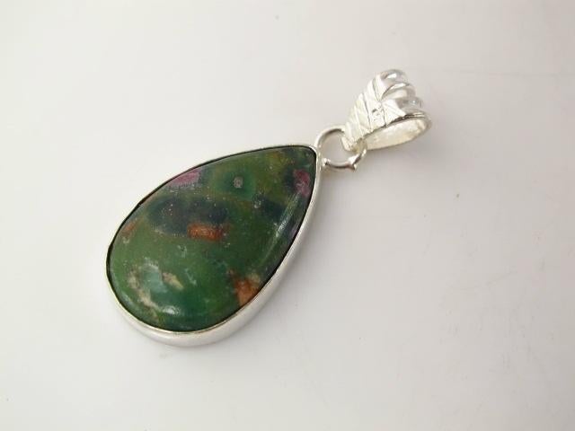 han. stijlvolle edelsteenhanger ROBIJN IN FUCHSIET !!!  grat, Overige voorstellingen, Verzenden, Nieuw, Steen of Mineraal