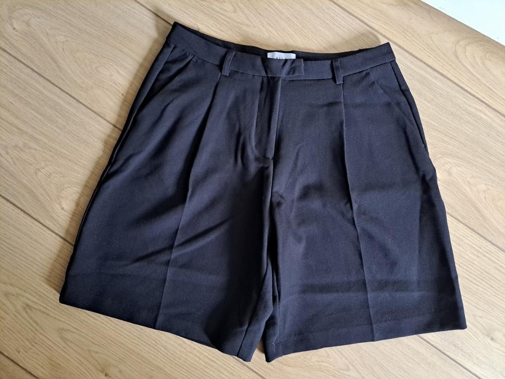 Vila korte broek zwart maat 38  zo goed als nieuw, Kleding | Dames, Broeken en Pantalons, Kort, Zwart, Vila, Nieuw