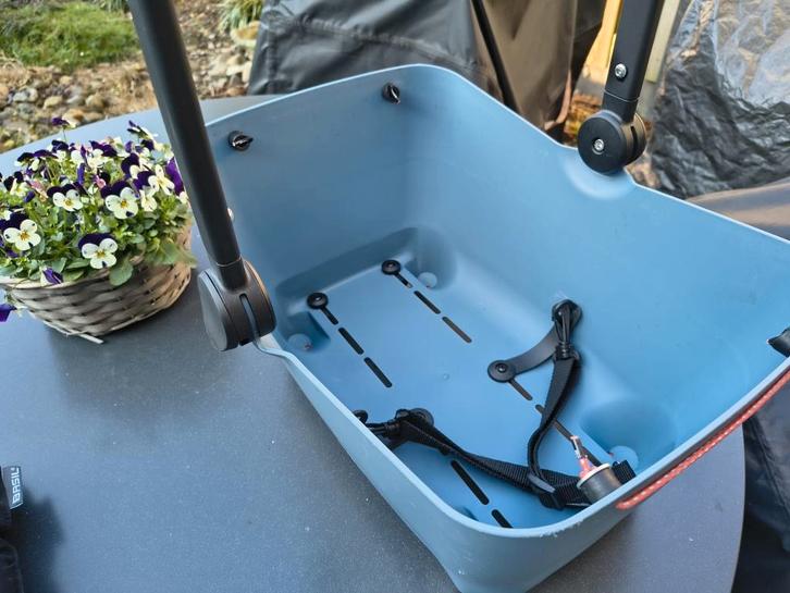 Basil hondenfietsmand met draadkoepel en MIKplaat, Dieren en Toebehoren, Hondenmanden, Zo goed als nieuw, Overige, Ophalen