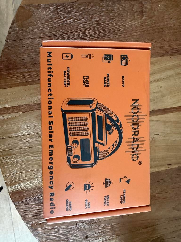 Multifunctionele Noodradio op Zonne-energie - MOET WEG, Ophalen of Verzenden, Nieuw, Radio