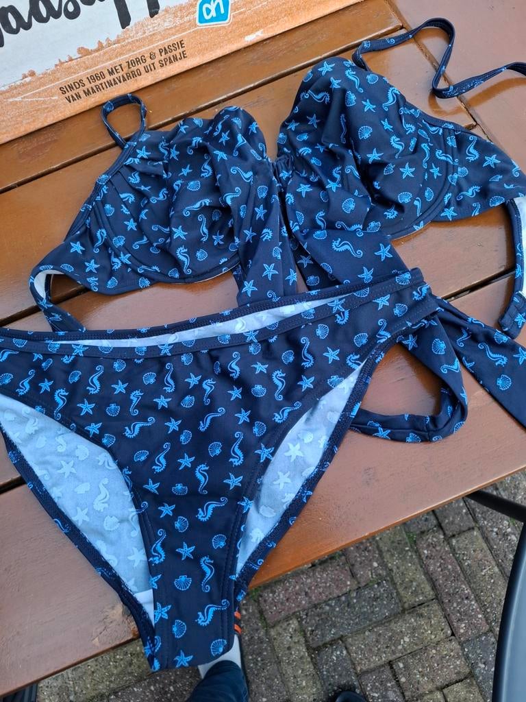 Donkerblauwe bikini met zeedierenprint - maat L/M, Blauw, Ophalen of Verzenden, Bikini, Onbekend