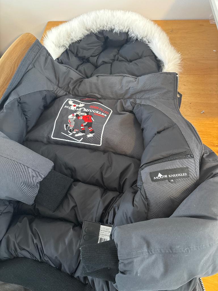 Moose Knuckles winter jacket size Large, Maat 52/54 (L), Moose knuckles, Ophalen of Verzenden, Zo goed als nieuw