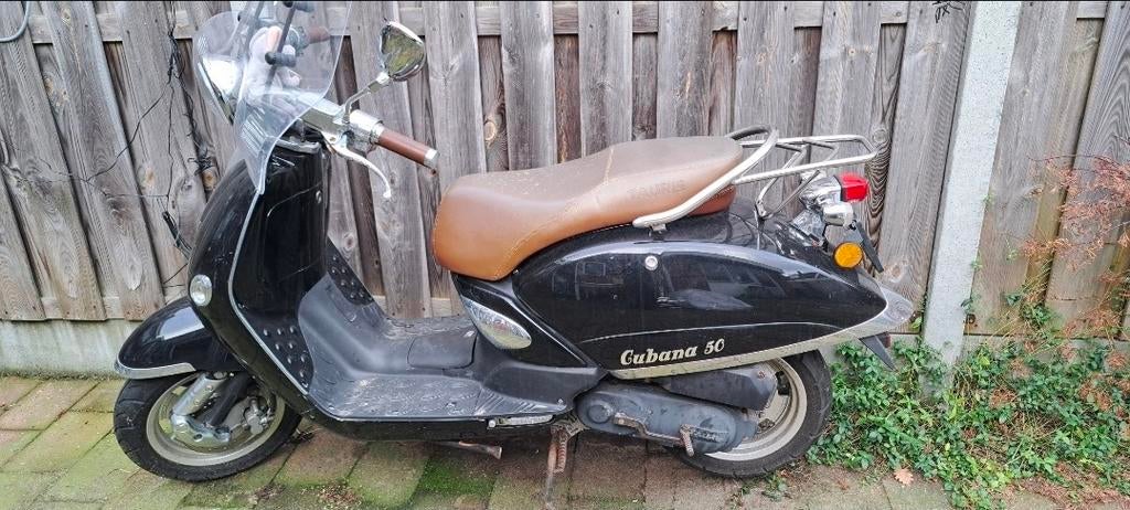 Scooter - Gratis af te halen (kosten overschrijving), Fietsen en Brommers, Ophalen, Gebruikt, Overige typen, Overige merken