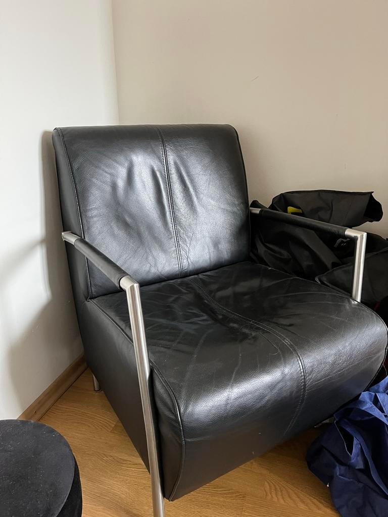 2 Zwarte Lederen Fauteuils met RVS Armleuningen, Ophalen, Gebruikt, 75 tot 100 cm, Leer