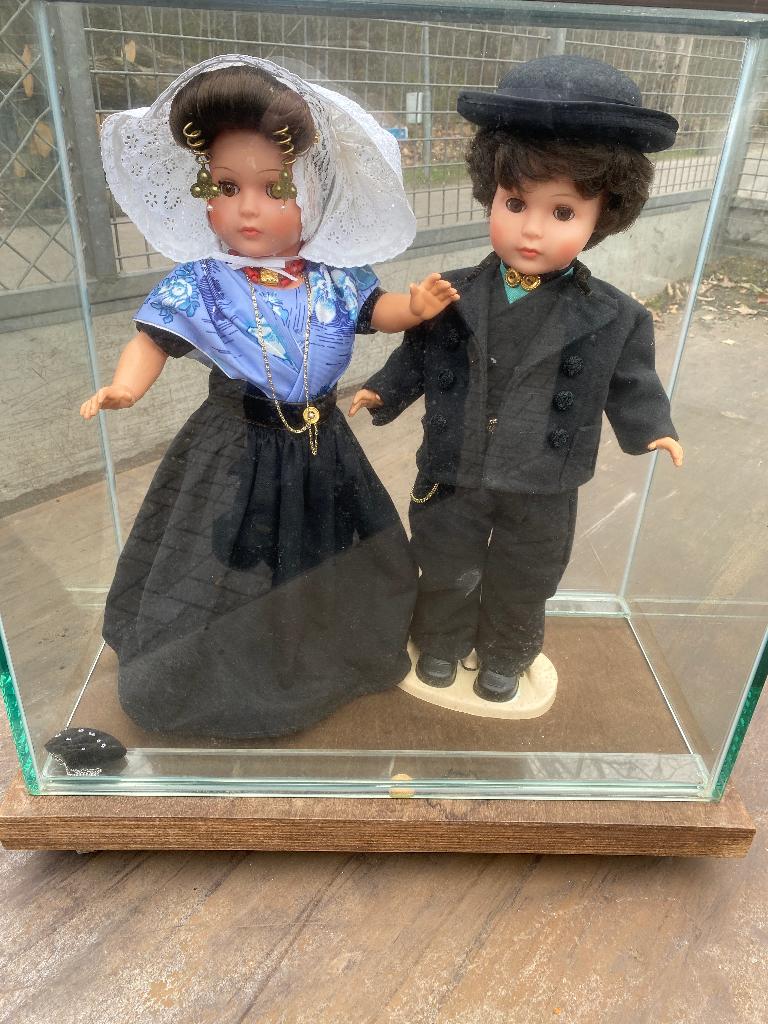 Pop zeeuws antiek, Ophalen