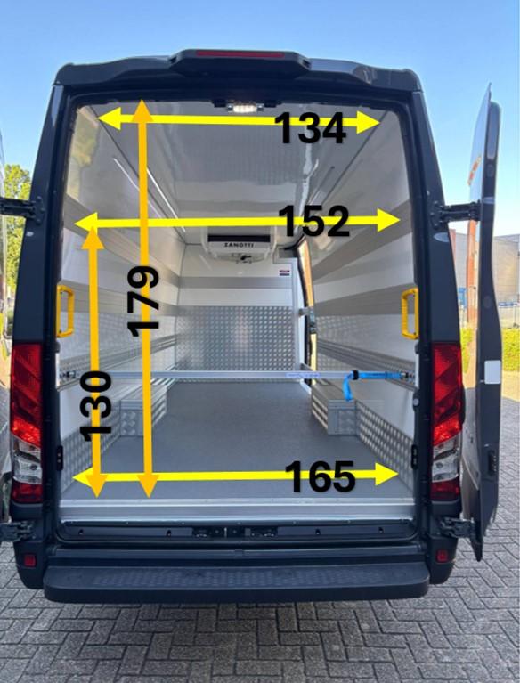 Iveco Daily 35S18HA L4H2 16M3 180PK KOELWAGEN KOELER KOEL K, Auto's, 12 maanden, Zwart, 4 cilinders, 179 pk