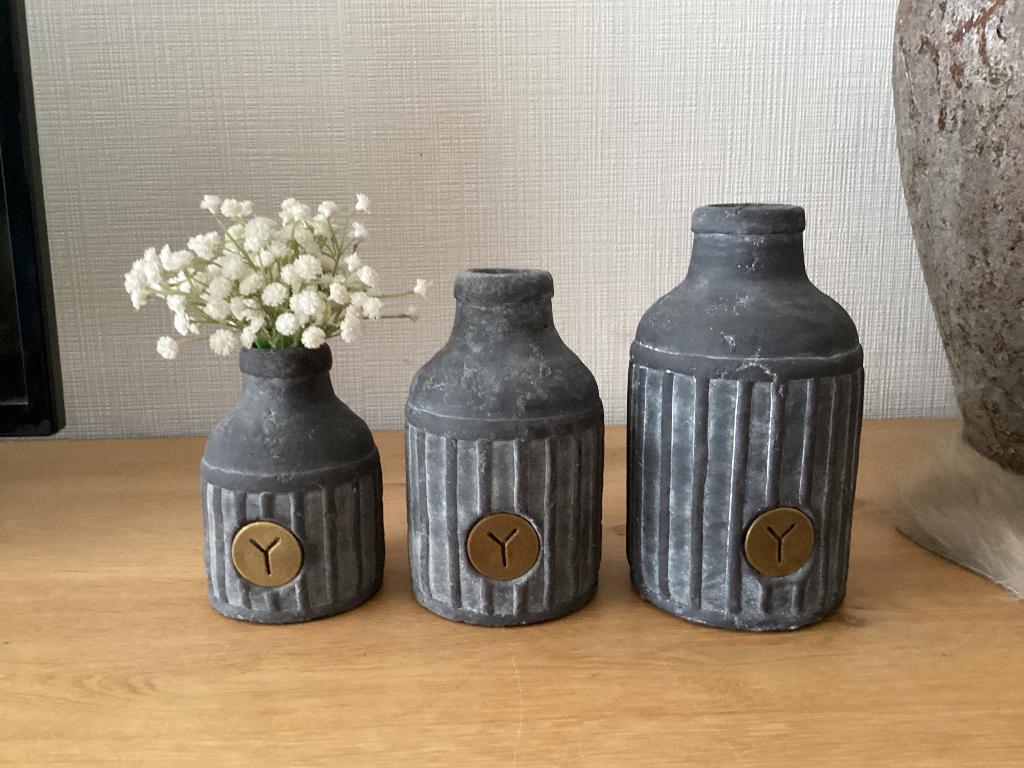 Kleine potjes, Huis en Inrichting, Woonaccessoires | Vazen, Ophalen, Steen, Zwart, Zo goed als nieuw