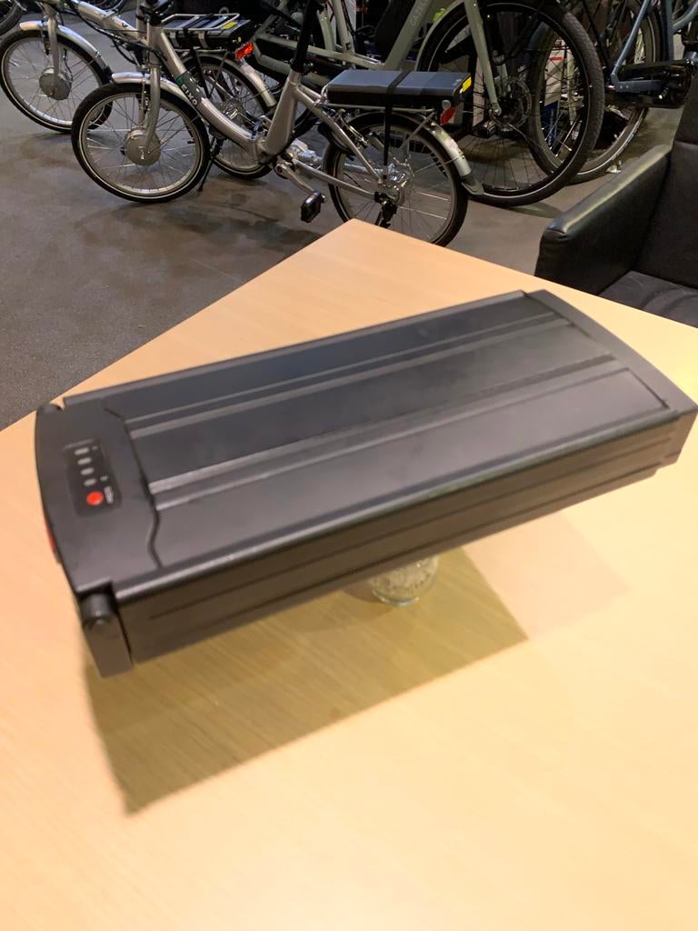Fietsaccu 24 volt 10,4 ampère, Ophalen of Verzenden, Zo goed als nieuw