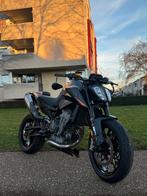 KTM 890 duke L A2, Motoren, 2 cilinders, Handvatverwarming, 889 cc, Particulier
