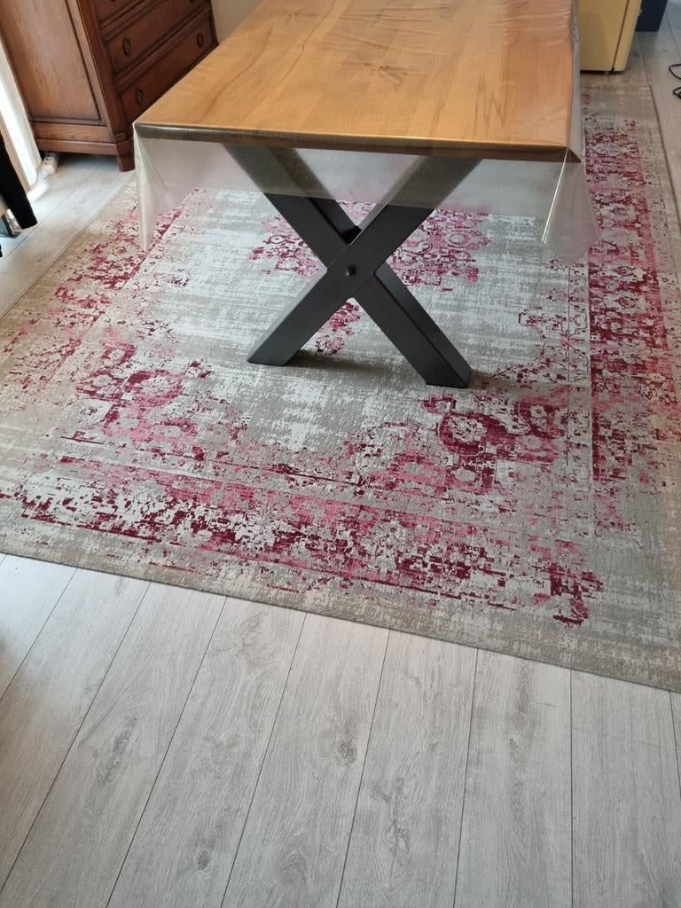 Mooi vintage vloerkleed 240x330, Ophalen, Gebruikt, 200 cm of meer, Crème