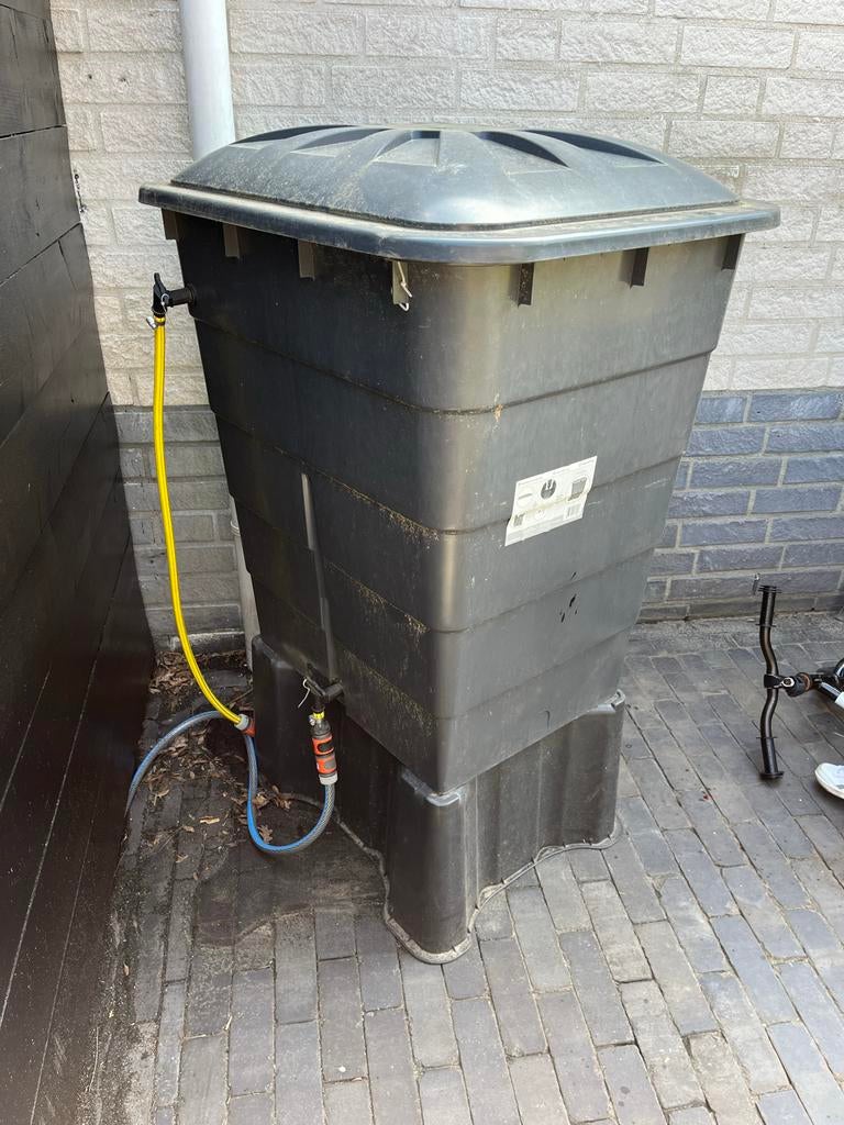 Garantia Regenton Eckig 300L, Tuin en Terras, Regentonnen, Ophalen, Kunststof, Gebruikt, Met kraantje