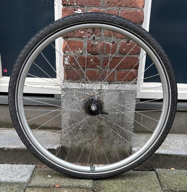 achterwiel 28 inch met terugtraprem en met 7 versnellingen, Fietsen en Brommers, Fietsonderdelen, Zo goed als nieuw, Wiel, Aluminium
