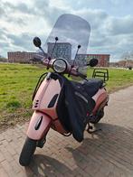 Vespa Scooter 2020 45km/u - Incl. helm en accessoires, Fietsen en Brommers, Scooters | Vespa, Ophalen, Gebruikt, Overige modellen