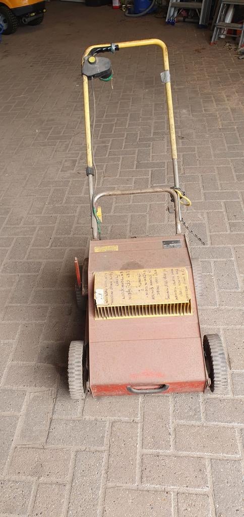 Te koop verticuteermachine, Wolf werkbreedte 38 cm, Ophalen, Gebruikt, Elektrisch, Wolf