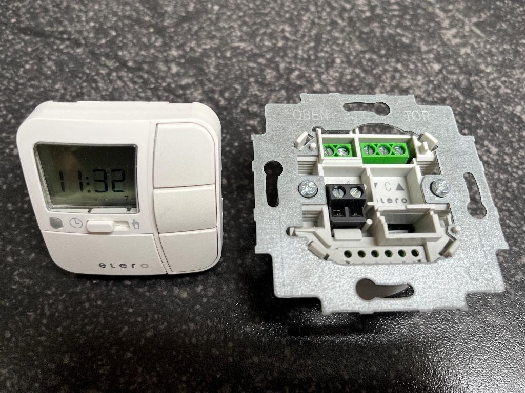 Rolluikschakelaar Elero AstroTec, Doe-het-zelf en Verbouw, Rolluiken, Ophalen, Minder dan 100 cm, Wit, Zo goed als nieuw