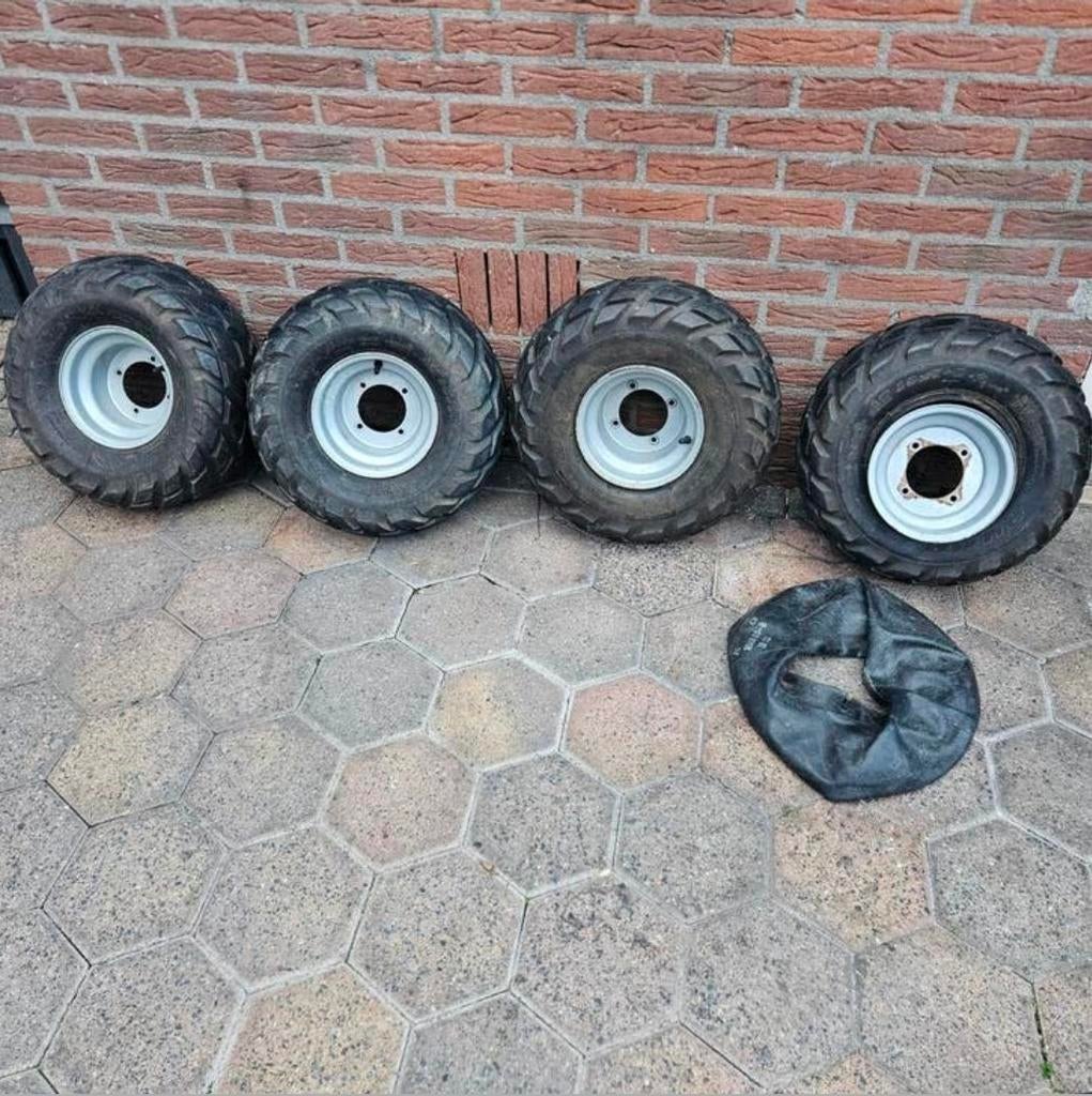 Duro HF-247 quad banden 8 inch op velgen 4x110, Ophalen, Gebruikt