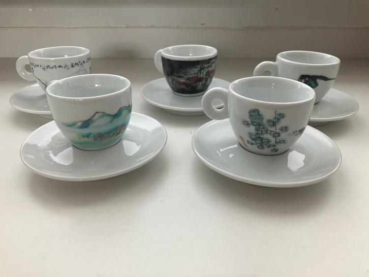 5x Illy espresso kopjes met schoteltjes An Du 1995 - China, Huis en Inrichting, Keuken | Servies, Gebruikt, Kop(pen) en/of Schotel(s)