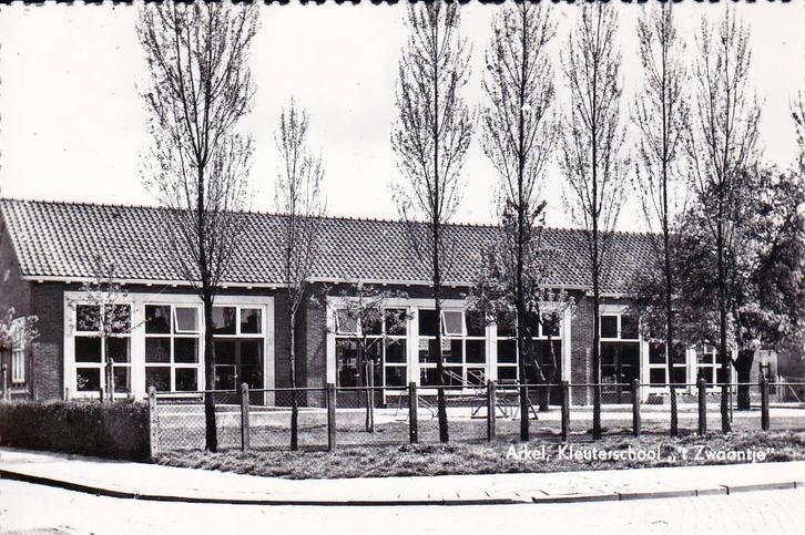 07327 Arkel - Kleuterschool 't Zwaantje - 1967, Verzamelen, Ansichtkaarten | Nederland, Ongelopen, Zuid-Holland, 1960 tot 1980