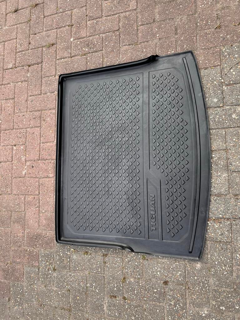 Volkswagen Tiguan kofferbakmat (origineel, nieuwstaat), Ophalen of Verzenden, Zo goed als nieuw