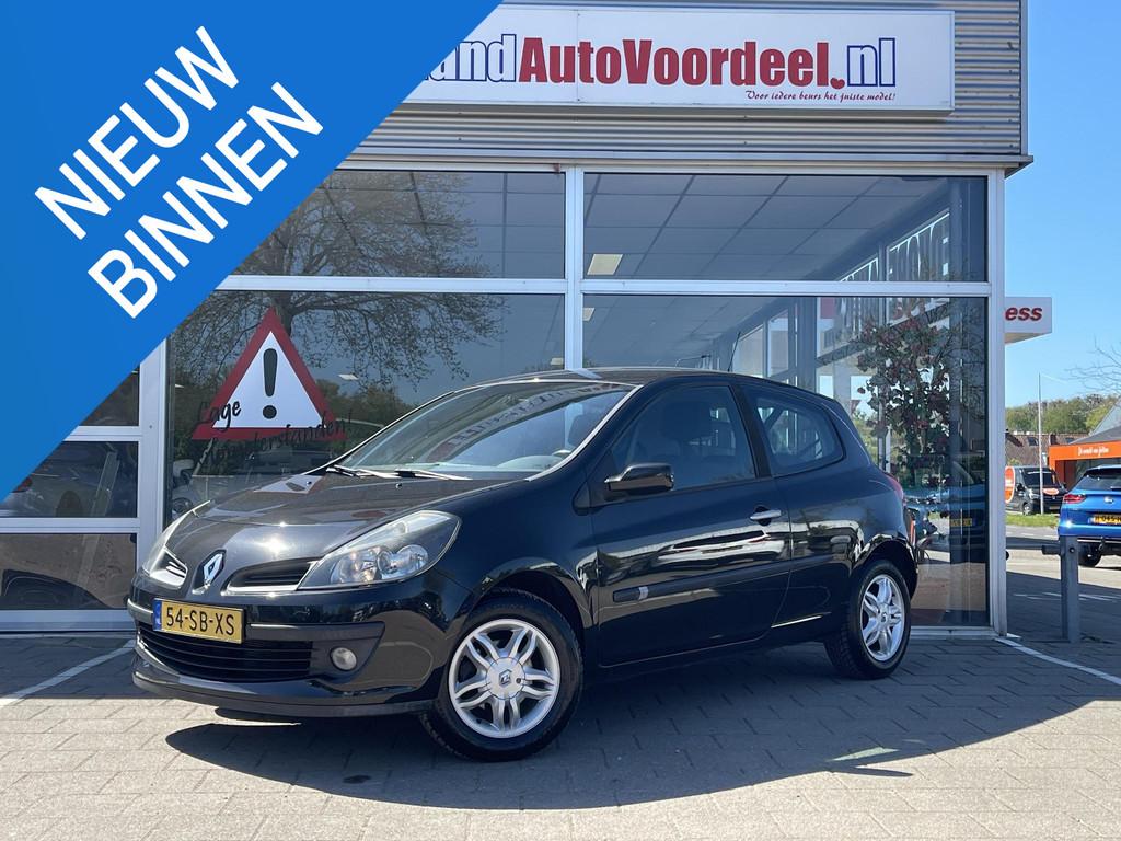 Renault Clio 1.2-16V Team Spirit /distr. verv. 17-11-2025/LM, Auto's, Voorwielaandrijving, Gebruikt, 4 cilinders, Met garantie (alle)
