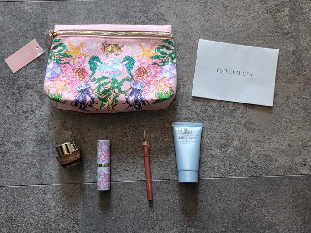 Estée Lauder make-up en make-up tas NIEUW, Ophalen of Verzenden, Nieuw, Gehele gezicht