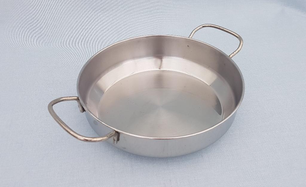 Paella pan / serveerpan / wokpan / wok - RVS - Ø 24cm, Huis en Inrichting, Keuken | Potten en Pannen, Gebruikt, Inductieplaat