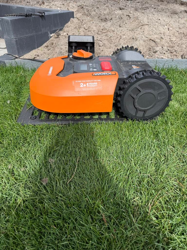 Worx Landroid Robot Grasmaaier WR142E 700m2, Tuin en Terras, Ophalen, Gebruikt, 20 tot 25 cm, Met regensensor