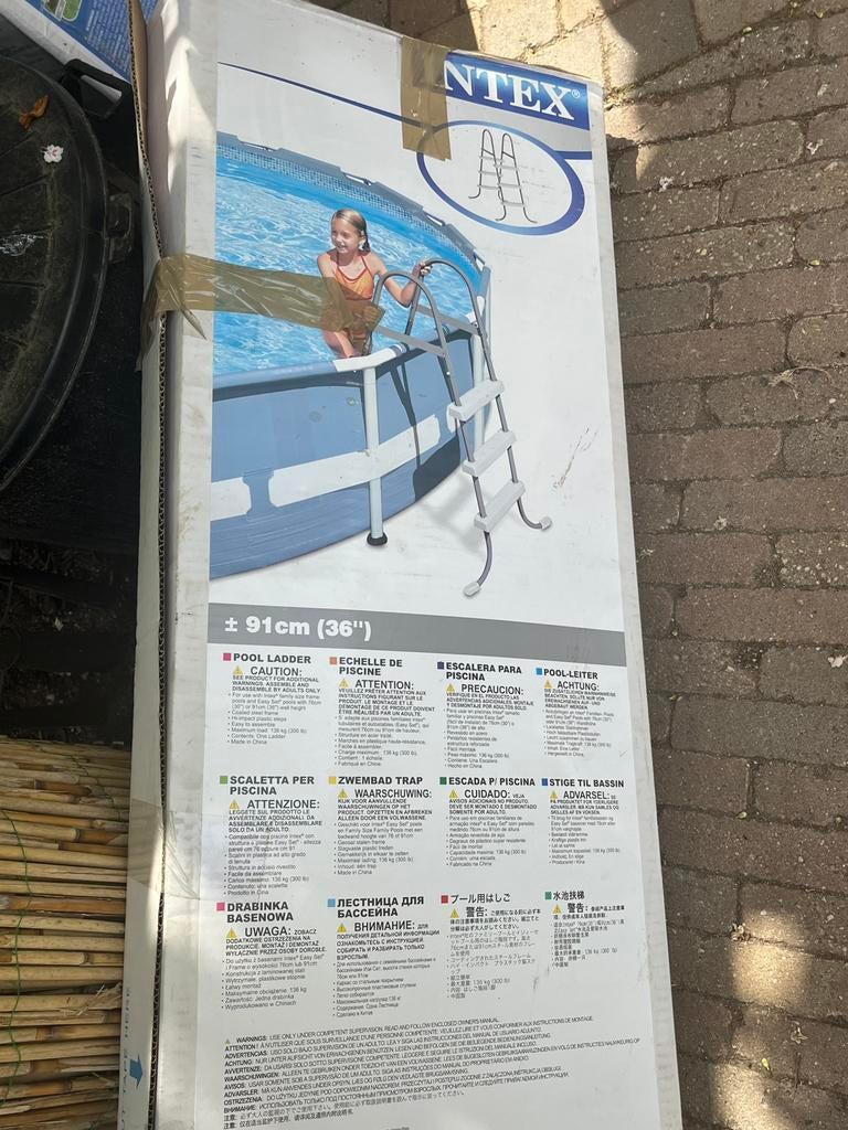 Ladder intex, Tuin en Terras, Ophalen, Zo goed als nieuw, Opzetzwembad, Minder dan 80 cm