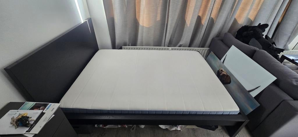 Tweepersoonsbed met matras, 140x200 cm, zo goed als nieuw, Ophalen, Zwart, Tweepersoons, 140 cm