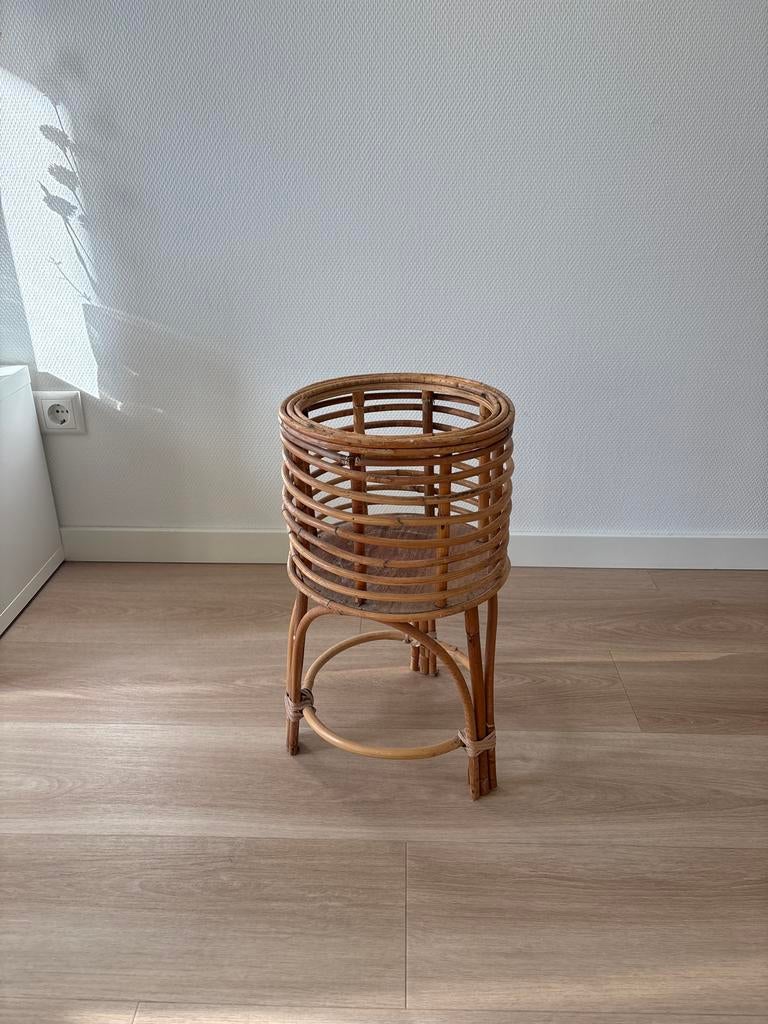Rotan plantenhouder, Tuin en Terras, Bloempotten, Ophalen, Overige materialen, Gebruikt, Rond