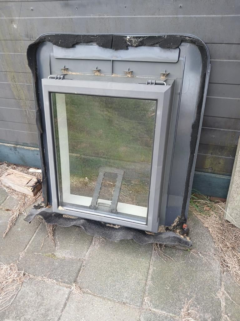 Ubbink dakraam (2 stuks), Ophalen of Verzenden, Minder dan 80 cm, Dakraam, Minder dan 80 cm